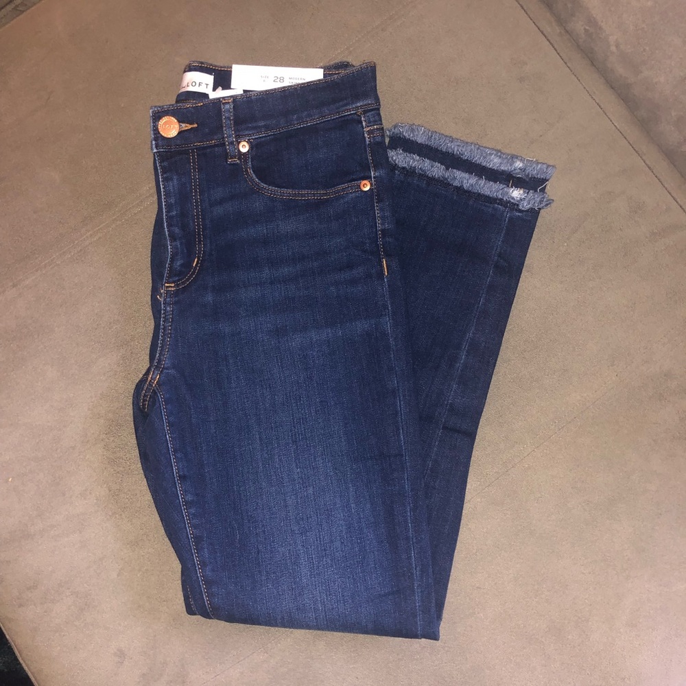 BNWT Loft frayed hem jeans